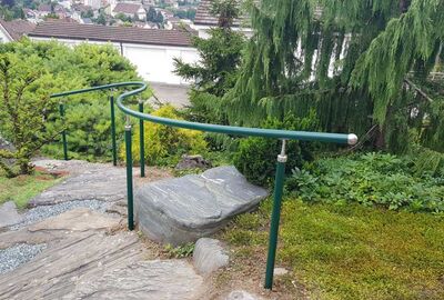 Flexo Geschwungener Handlauf im Garten
